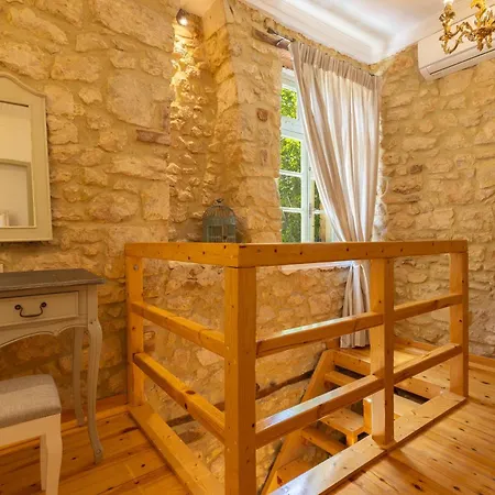 아파트 Stefanos House